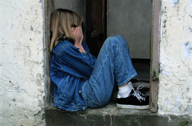 Ces enfants qui grandissent dans l'ombre des cris : briser le silence pour les plus jeunes victimes